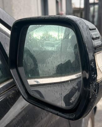 Specchio destro minimamente danneggiato Honda CR-V