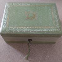 Scatola porta gioielli in legno