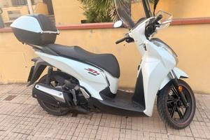 Honda SH 300 sport abs