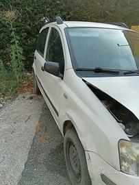 Panda Fiat 2008 incidentata per pezzi ricambio