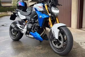 BMW F 900 R Super accessoriata