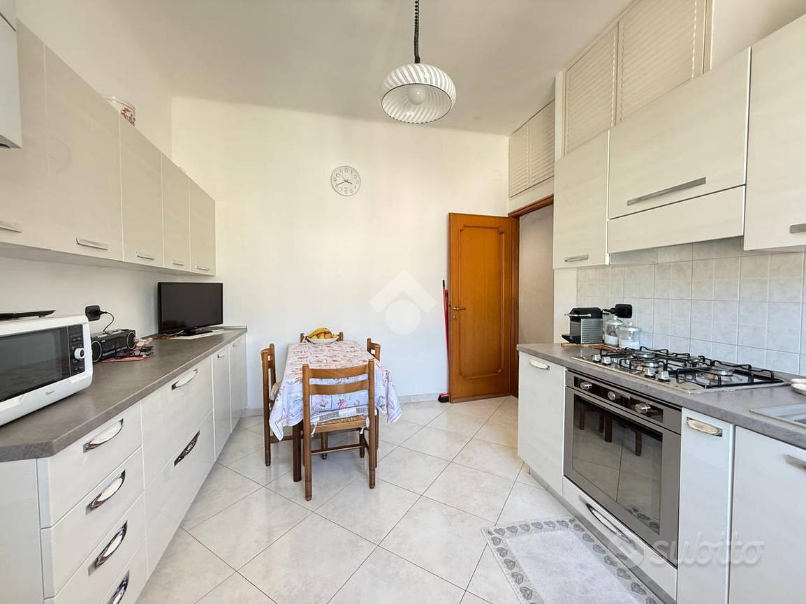 Apartment in Genova, Chiappeto, Medio Levante - Altro