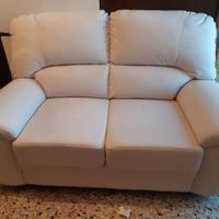 Divano finta pelle nuovo