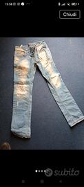 jeans strappati 