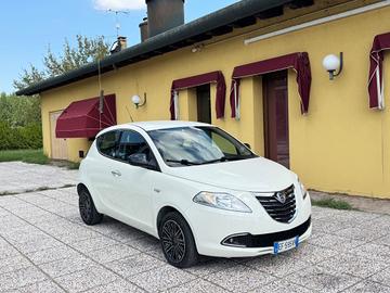 Lancia Ypsilon 1.2 69 CV 5 porte GPL Ecochic Plati