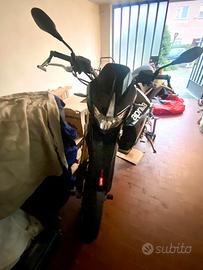 Aprilia Dorsoduro 750 (2012 )