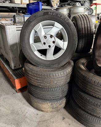 Cerchi Dacia Duster + 215/65R16