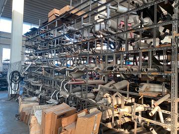 Ampia collezione di ricambi d’epoca