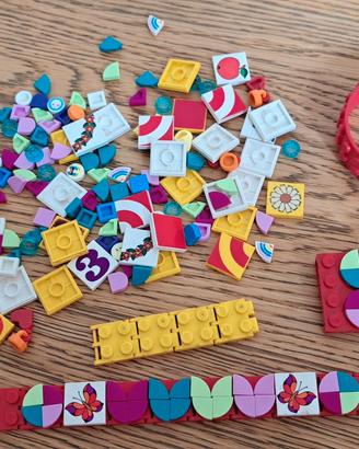 LEGO braccialetti e dots da costruire