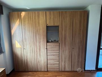 armadio  sei ante chiaro.