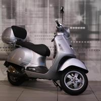 Piaggio Vespa GTS 250