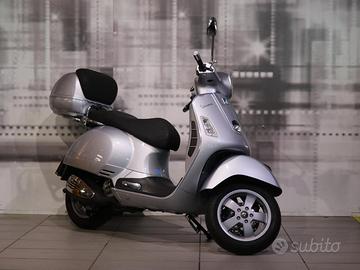 Piaggio Vespa GTS 250