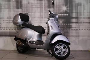 Piaggio Vespa GTS 250
