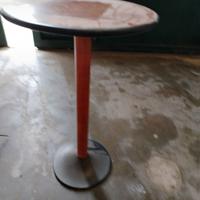 Tavolo da bar alto