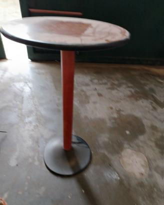Tavolo da bar alto
