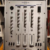 Mixer Dj Stanton 401 con flight case 