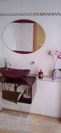 Lavandino bagno di design+specchio e rubinetto
