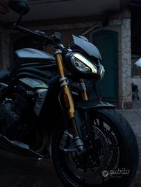 TRIUMPH SPEED TRIPLE 1200 RS - SOLO 10.500KM