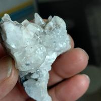 pietre penso quarzo con calcite