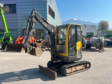 MINIESCAVATORE VOLVO ECR 28