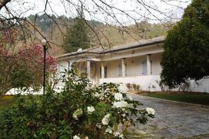 Villa di 320 m² con più di 5 locali e box auto a C