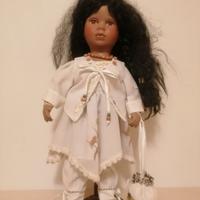 Bambola in porcellana