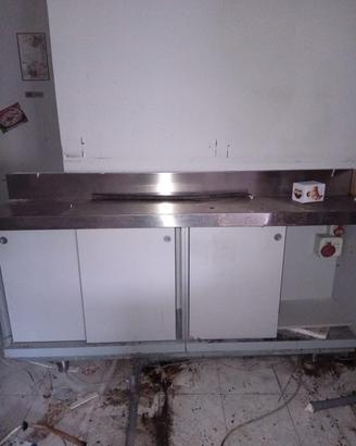 bancone e retrobanco