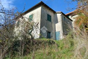 CASA INDIPENDENTE A SAVIGNONE