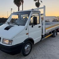 Trattore Iveco Daily 35.12 con cassone 4.40 cm