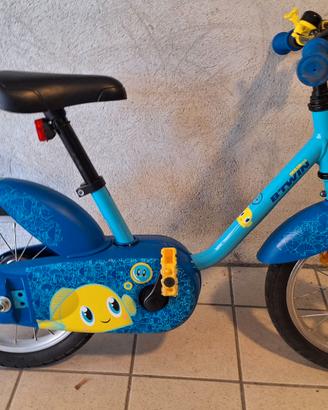 Bicicletta decathlon.