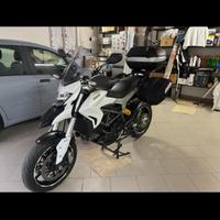 Ducati Hyperstrada 821