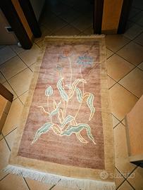 tappeto pura lana fatto a mano.