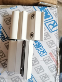 Cerniera per alluminio vecchio tipo