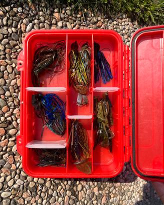 Porta esche Molix + 10 jig da bass fishing