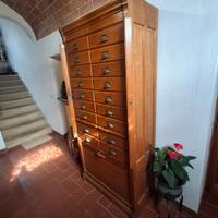 Cassettiera da ufficio in rovere.