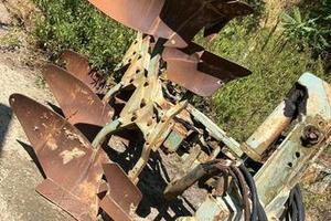 Aratro nardi 3 corpi FETTA VARIABILE Trattore usat