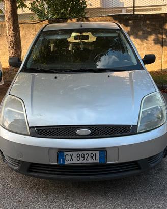 Ford Fiesta anno 2005.