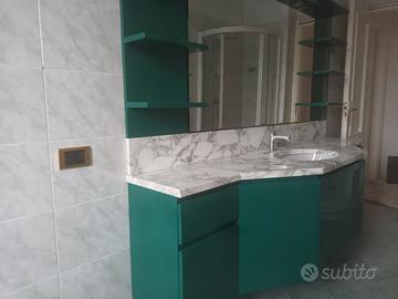 mobile da bagno sospeso