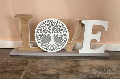 Scritta in legno Love