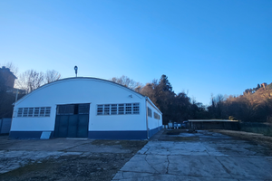 Capannone uso commerciale