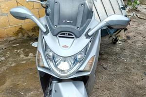 Kymco Xciting 500 - Il Maxi-Scooter da Turismo
