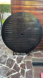 Tavolo in legno tondo con sedie