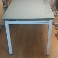 Tavolo in vetro temperato