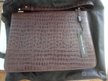 BORSA RIGIDA FIRMATA "LAURA DI MAGGIO" MAI USATA