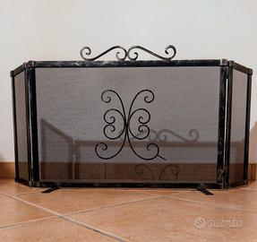 Parascintille per camino in ferro battuto