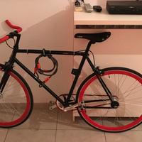 Bici Fixed Single Speed Urban Mera e Rossa