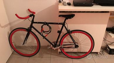 Bici Fixed Single Speed Urban Mera e Rossa