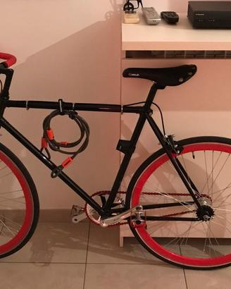 Bici Fixed Single Speed Urban Mera e Rossa