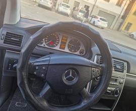 Mercedes B200