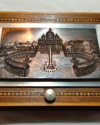 Cofanetto in legno e metallo